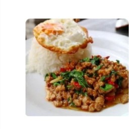 ข้าวกระเพราหมูไข่ดาว