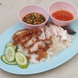 ร้านข้าวมันไก่ เฮียจก