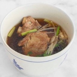 บั้คกุ๊ดเต๊ ซี่โครงหมูตุ๋นยาจีน