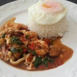 ข้าวกะเพราทะเล