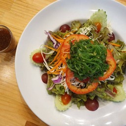 สลัดยำสาหร่ายญี่ปุ่น