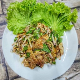 ยำคอหมูย่าง