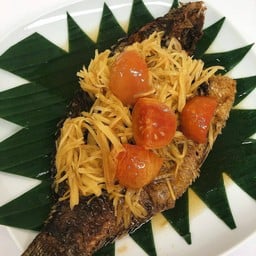 ปลานิลทอด ราดซอสขิง เปรี้ยวหวาน สูตรภูเก็ต