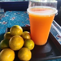 น้ำส้มคั้นสด