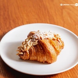 Light Croissanterie หมู่บ้านสวนพงษ์เพชร 7, ปากเกร็ด, นนทบุรี