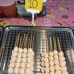 บรรจงย่าง หมึกย่างตลาดเฮียใช้