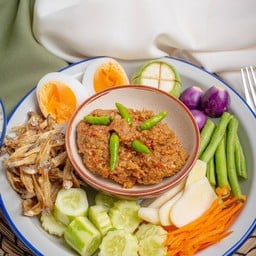 ชุดน้ำพริกมะขามผัด ไข่ต้ม ปลากรอบ ผักสด
