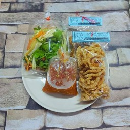 ยำแค๊ปหมู