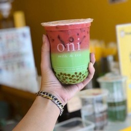 Straw-Cantaloupe Milk Tea