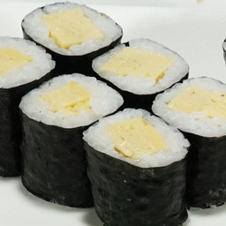 ข้าวห่อสาหร่ายไส้ไข่หวาน