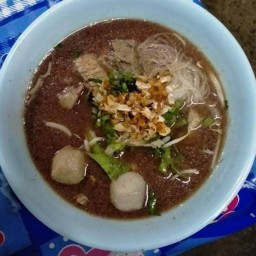 แหว๋ว ก๋วยเตี๋ยวโกเด้ง อาหารตามสั่ง หน้าบขส.ร้อยเอ็ด