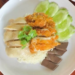@บ้านตุ๊กติ๊ก ข้าวหมูแดง-ข้าวมันไก่