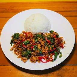กระเพราหมูชิ้น