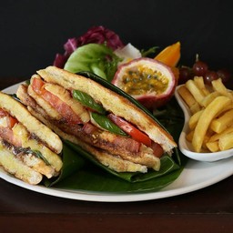 แซนด์วิชคาเปรเซ่มังสวิรัติ