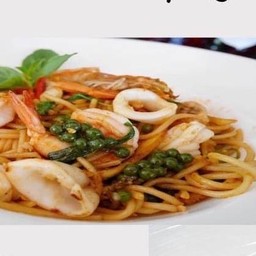 สปาเก๊ตตี้ขี้เมาไก่