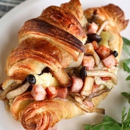 ครัวซองต์เห็ดและชีส