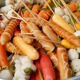 ร้านลูกชิ้น.ทอด.นึ่ง.ยำ.แซ่บ3หม้อ