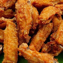 ปีกกลางไก่ทอดน้ำปลา(จิ้มแจ่ว)