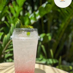สตอเบอรี่โซดา