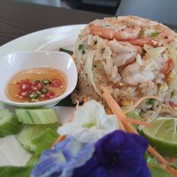 ข้าวผัดรวมมิตรทะเล