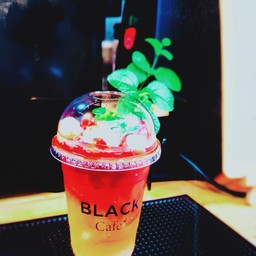 Black Cafe TT Garden