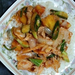 ผัดเปรียวหวานราดข้าว