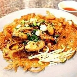 ป้าแดงหอยทอด ผัดไทยกุ้งสด