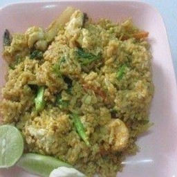ข้าวผัดผงกะหรี่หมู fried rice pork with yellow curry