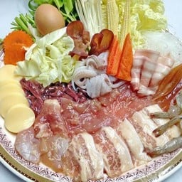 ต๋อม ลาบ ก้อย หม้อระเบิด