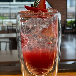 สตอเบอรี่โซดา