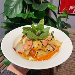 สปาเก็ตตี้ขี้เมารวม (หมู/ไก่,+ไส้กรอก+ทะเล)