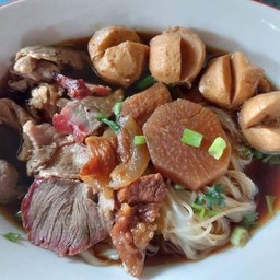 รถเมล์คอฟฟี่ & เตี๋ยวตุ๋น น้ำดำ