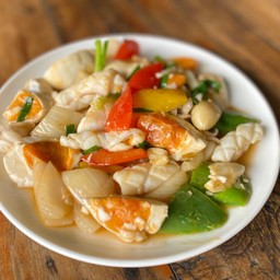 ปลาหมึกผัดไข่เค็ม