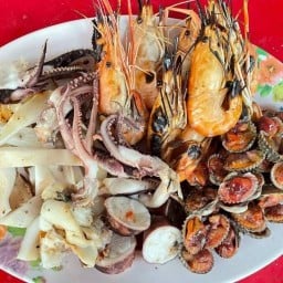 จุ้งทะเลเผาลูกชิ้นทอด
