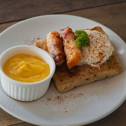 Poached egg with Bacon