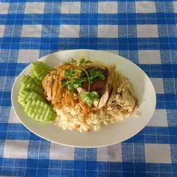 ข้าวมันไก่โกอาด หน้าม.ราชภัฏเชียงราย