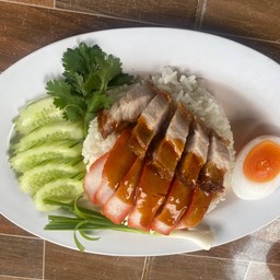 ข้าวหมูแดงหมูกรอบ