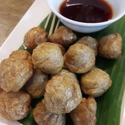 ลูกชิ้นเนื้อทอด