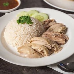 ร้านข้าวมันไก่พี่บอล หน้าวัดจัน