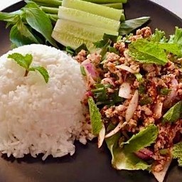ข้าวลาบไก่