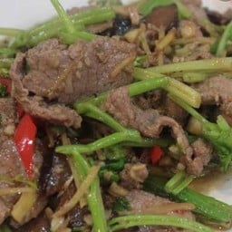 กวางผัดขึ้นช่าย