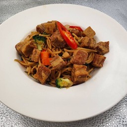 สปาเก็ตตี้ผัดขี้เมาหมูกรอบจำแลง