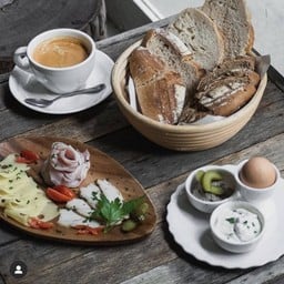 Ari Breakfast
