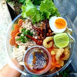 ทะเลดอง-ยำโคตรแซ่บ