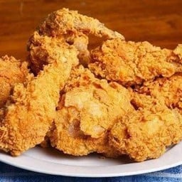 น่องไก่ทอดสูตรลุงเค 2 ชิ้น
