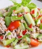 ยำหมูสับแตงกวา