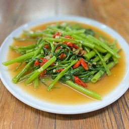 ผัดผักบุ้งไฟแดง