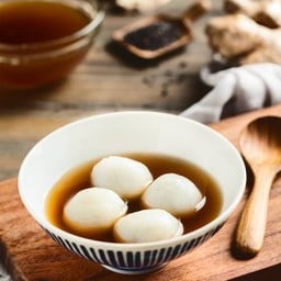 บัวลอยงาดำน้ำขิง (ร้อน)