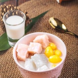 แปะก๊วยพร้าวเผือก