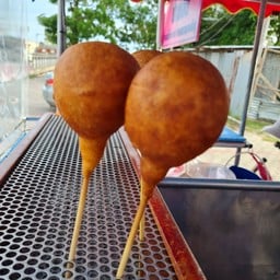 ป้าน้อยขนมโป๊งเหน่ง หาดแหลมเจริญ